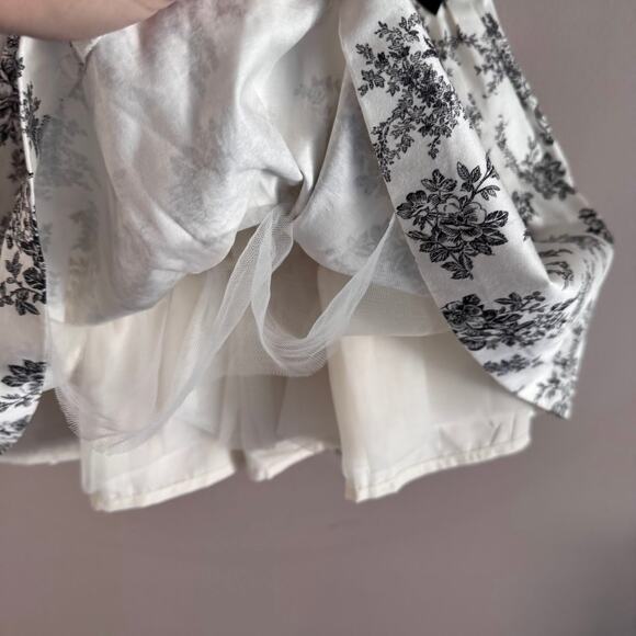 Janie and Jack Black and White Floral Toile Ruffle Dress 18-24 Baby Girl New - Picture 6 of 8